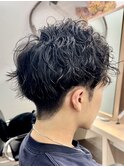 ツイストスパイラルパーマメンズマッシュ刈り上げ　奥東巧真