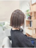 外はねボブ×透明感グレージュカラー