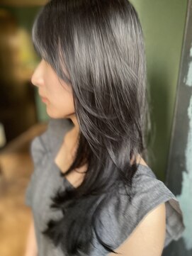 ミスグランディーヴィラス(Miss Grandee VILLAS) 顔まわりレイヤー透明感ツヤ感ダークグレー