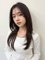 ロングレイヤーカットシースルーバング　顔まわり