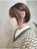 ショートカットくびれショート前下がりボブベージュカラー40代