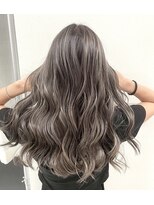 シエラ 堀江(CIERA.)&nbsp;くびれヘアハイライトカラーアンプレラカラーレイヤーカット