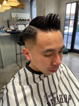 エフエム 明大前(FM) バーバー ツーブロック/刈り上げ/ツイスパ/ビジネス/かきあげ