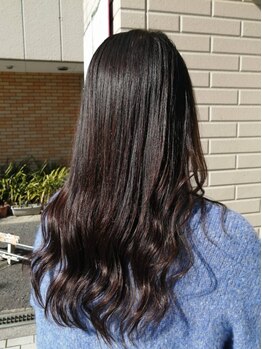 大人女性のお悩みを丁寧にカウンセリングし、お手入れがしやすいスタイルをご提案♪忙しい朝も簡単に◎