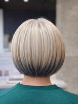 クリュウゲート 三鷹店(KURYU GATE) ショートボブ 白髪活かしエンドカラー