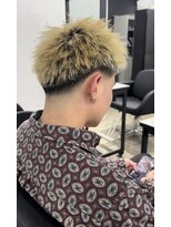 ピア ヤクイン(Pia Yakuin) スパイキーショート/ハイトーン/テーパーフェード
