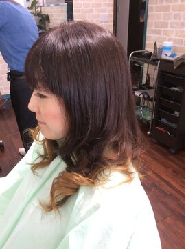 チェレステ(Celeste) 大人女子のグラデーションーカラー