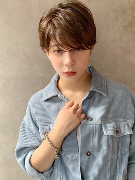 アヴァロン(AVALON) 艶ベージュ×耳にかけても大人可愛い×くびれショート◎