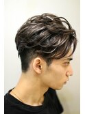 大人外国人風ハイライトパーマ アップバングソフト刈り上げ 