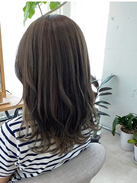 スイ(sui) ブリーチなしグレージュ