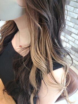 ネオリーブルカ 御茶ノ水店(Neolive Luca) いつものカラーに"変化"を"インナーカラー"