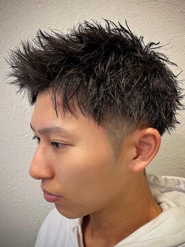 ビンゴ(BINGO) ba365アッシュブラック刈り上げツイスト束感バーバースタイル