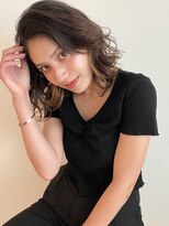 ウェーブ巻き大人かわいいネビージュアッシュボブ【Yamaki】