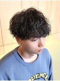 刈り上げマッシュ波巻きスパイラルパーマメンズショート