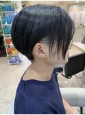 ツーブロック　刈り上げ女子ハンサムショート　メンズライク