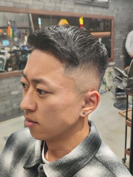 スリーセント 栄(3/cent) フェードカット/アップバング/スキンフェード/フェザーアップ