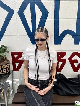 ドウラク(DOULAQ) コーンロウ/エクステ/編み込み