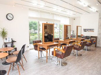 ライブヘアー セック 南柏店(Live Hair SEC)の写真/《JR南柏駅徒歩2分》高評価口コミ多数♪丁寧なカウンセリングと高い技術で理想のスタイルに＊