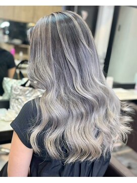 エリーツ(elyts) ホワイトバレイヤージュ