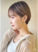 earthショートレイヤーボブミルクティー丸みショートボブ