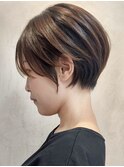横浜西口イルミナカラーハンサムショートウルフベージュアッシュ