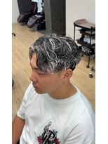 リアン(LIAN)&nbsp;ホワイトメッシュ×無造作ツイストパーマ