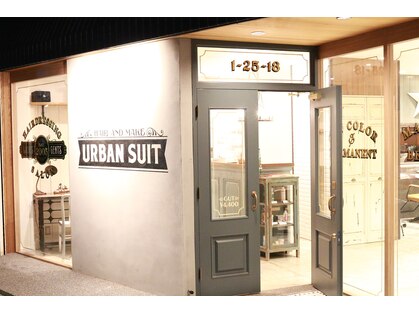 アーバンスーツ(Urban Suit)の写真