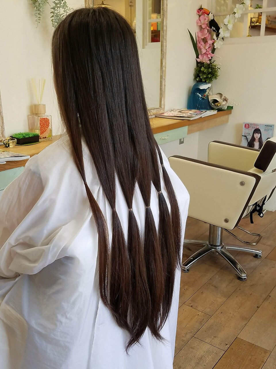 Long to Short J64 19歳大学生 金髪スーパーロングヘアーをヘア