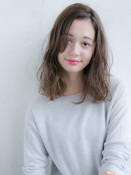 ルティア 池袋(Lutia) 透明感のあるナチュラルベージュ