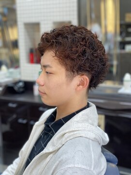 ヘアーエステ グランツエッセ(hair esthe GlanzEsse) カーリーなパーマのツーブロック