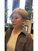 ハイトーンイエローの個性派ショート