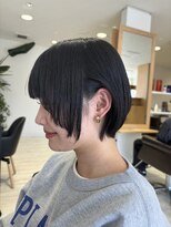 サミット アメ(SUMMIT ame.)&nbsp;ブルーブラックで顔周りレイヤーいれてオシャレに見せてこっ！