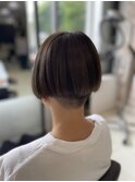 刈り上げボブ×ハイトーンベージュ