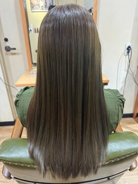 オーストヘアジジ(Aust hair Gigi) 秋冬のオリーブベージュカラー