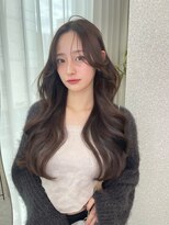 リリー(Lilley)&nbsp;くすみベージュ×姫カットレイヤー×韓国風巻き【ayana】