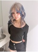 ホワイトにブルーとアッシュのミックスデザイン