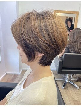 ハーツ(Heart's) 白髪ぼかし/イメチェンヘアスタイル/前髪カタログ/ショートボブ