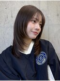 美髪レイヤーミディアムシースルーバングオリーブベージュヘア