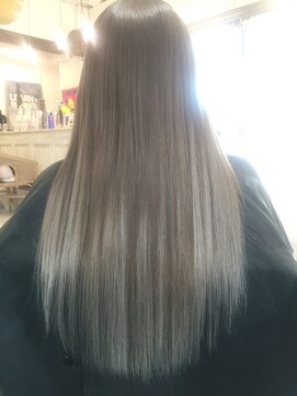 スリーピース 川越店(3piece) ホワイトグレージュ、グラデーション!