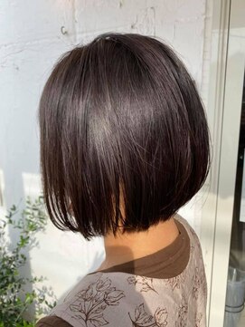 エルモ(ELMO) シンプルボブ / ストレート