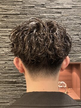 プレミアムバーバー 表参道店(PREMIUM BARBER produce by HIRO GINZA) ツーブロックスパイラルパーマ