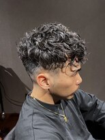 ビーダンディー(Bee dandy)&nbsp;ビジネスツーブロックフェード ショート スペインカールパーマ