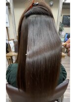 イシン(ISIN)&nbsp;黒髪/縮毛矯正/髪質改善/ヘルシーロング[保土ヶ谷]