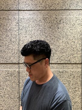 ヘアモード キクチ 銀座店 オールバックパーマ〈理容室〉