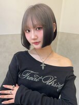 ヴィヴィッド オモテサンドウ(ViViD omotesando)&nbsp;グラデーションカラー 切りっぱなしボブ ブルーシルバーカラー