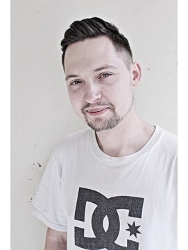 アグラン 梅田本店(a Gland) スキンフェードツーブロックバーバースタイル