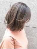 30代40代抜け感グレージュゆるカール無造作レイヤーボブ