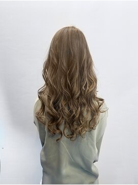 キラ(KIRA) 3Dナチュラルベージュカラー