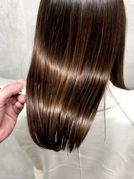 ウプヘアサロン 艶髪【谷口式縮毛矯正・髪質改善・ストレートパーマ】
