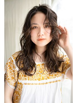 マグノリア オモテサンドウ(MAGNOLiA Omotesando) 根元からのゆったりスパイラルパーマ・・・HINATA